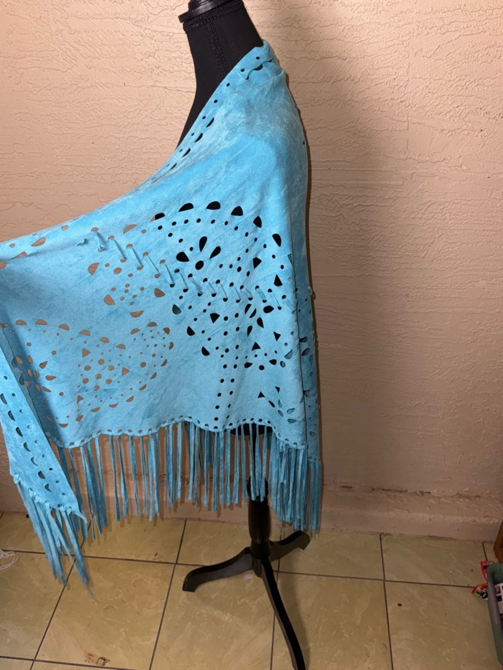 Alberto Makali Turquoise Cutout Fringe Shawl - Picture 4 of 7